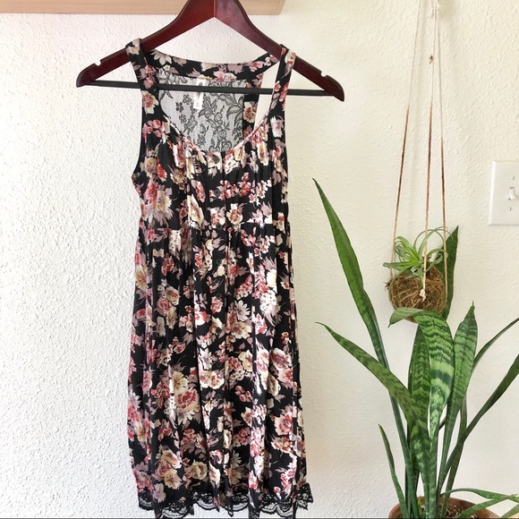 Xhilaration Dresses & Skirts - Xhilaration lace floral sundress